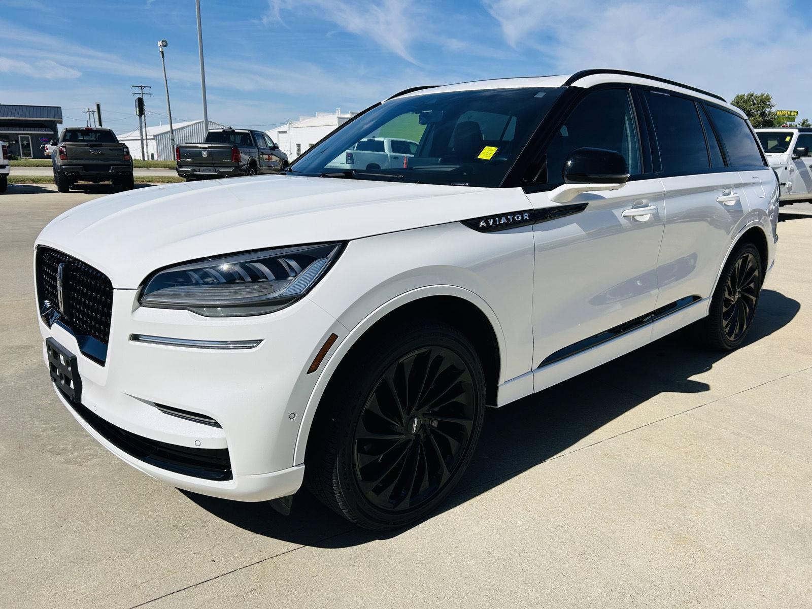 Used 2023 Lincoln Aviator Reserve w/ Equipment Group 201A AWD/4WD image 43