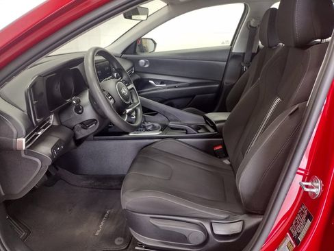 Certified 2023 Hyundai Elantra SEL w/ Preferred Accessory Package FWD image 19