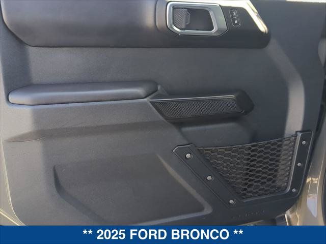 Used 2025 Ford Bronco Outer Banks AWD/4WD image 10