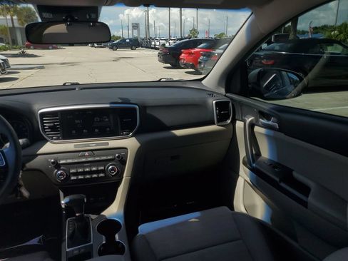 Used 2021 Kia Sportage LX w/ LX Fwd Popular Package image 23