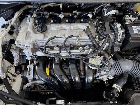 Used 2021 Toyota Corolla LE FWD image 38