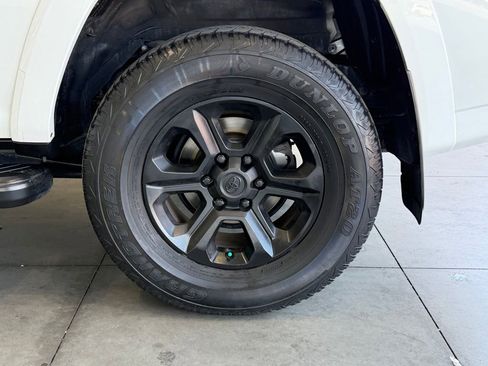 Certified 2022 Toyota 4Runner SR5 Premium w/ Moonroof Package RWD image 17