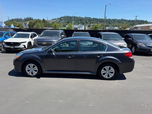 Used 2011 Subaru Legacy 2.5i AWD/4WD image 8