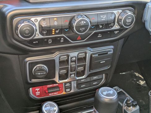 Used 2021 Jeep Wrangler Unlimited Rubicon image 25