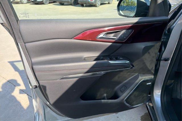 Used 2024 Chevrolet Traverse RS AWD/4WD image 18