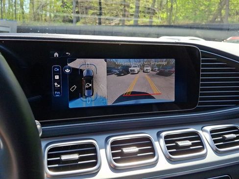 Used 2025 Mercedes-Benz GLS 450 4MATIC image 22