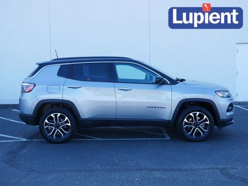 Used 2022 Jeep Compass Limited image 2