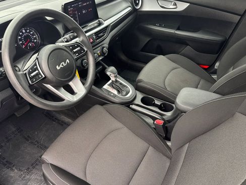 Used 2024 Kia Forte LXS w/ LXS Technology Package image 4