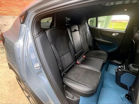 Used 2023 Volvo C40 P8 Recharge Ultimate AWD/4WD image 38