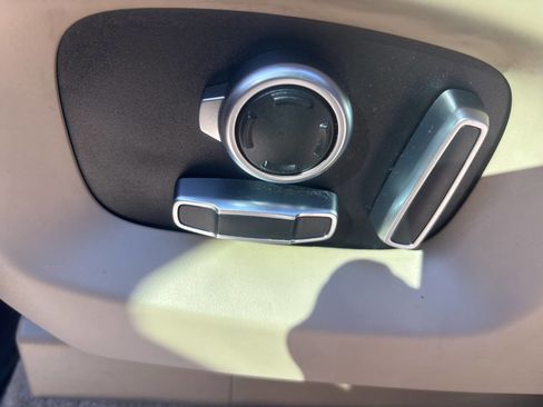 Used 2017 Land Rover Range Rover HSE image 54