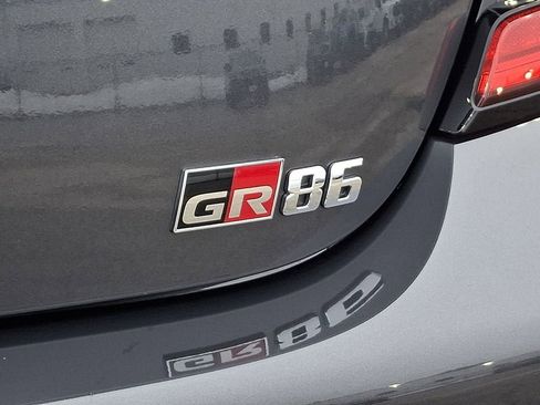 Used 2024 Toyota GR86 Premium image 33