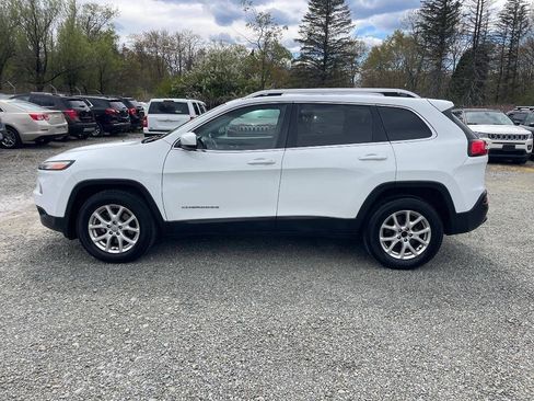 Used 2015 Jeep Cherokee Latitude AWD/4WD image 8