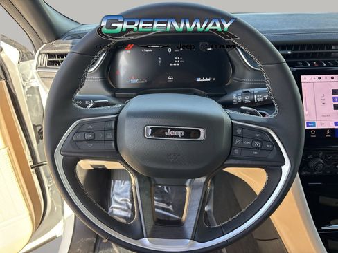 New 2025 Jeep Grand Cherokee Limited image 24