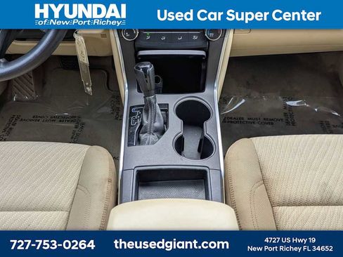 Used 2015 Toyota Camry LE FWD image 19