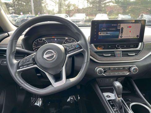 Used 2023 Nissan Altima 2.5 SV w/ SV Premium Package image 27