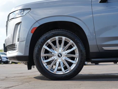 Used 2022 Cadillac Escalade ESV Premium Luxury AWD/4WD image 11