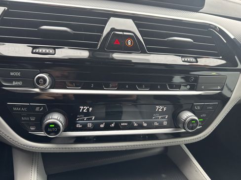 Used 2022 BMW M5 w/ Competition Package image 23