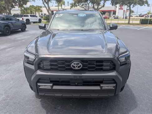 Used 2025 Toyota 4Runner TRD Off-Road Premium AWD/4WD image 3