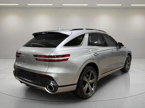 Used 2024 Genesis GV70 2.5T w/ Sport Prestige Package AWD/4WD image 3