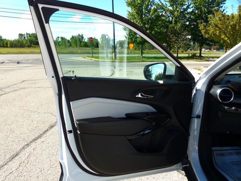 Used 2025 Chevrolet Trax LT image 17