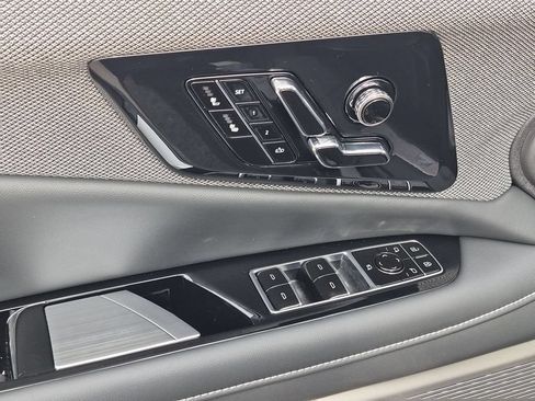 Used 2027 Cadillac Optiq Luxury RWD image 22