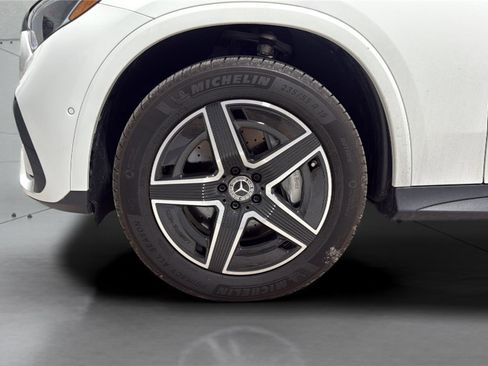 Used 2025 Mercedes-Benz GLC 300 4MATIC image 31