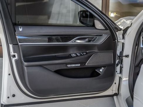Used 2017 BMW 740i RWD image 49