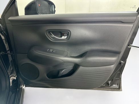Used 2025 Honda HR-V LX image 28