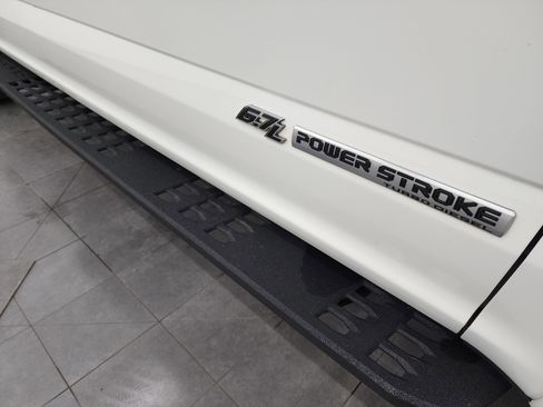 Used 2021 Ford F350 Lariat image 24