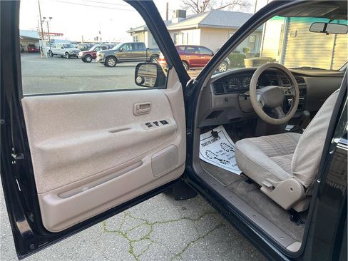 Used 1993 Toyota T100 SR5 image 10