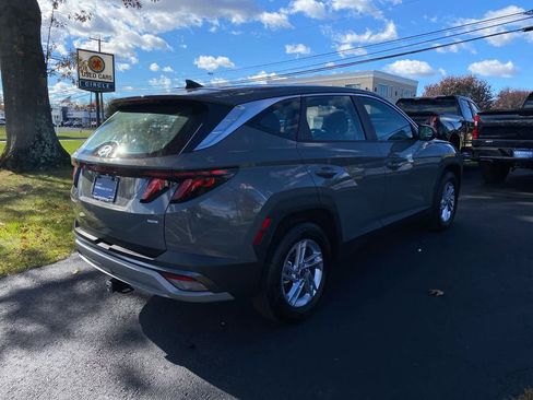 Certified 2025 Hyundai Tucson SE image 4