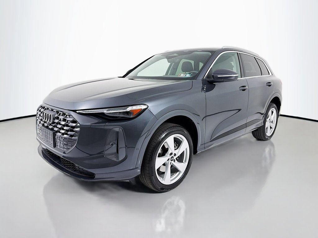 Used 2025 Audi Q5 Premium Plus w/ Premium Plus AWD/4WD image 3