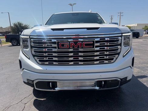 Used 2023 GMC Sierra 1500 Denali w/ Technology Package AWD/4WD image 8