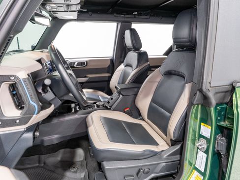 Used 2023 Ford Bronco Wildtrak AWD/4WD image 15