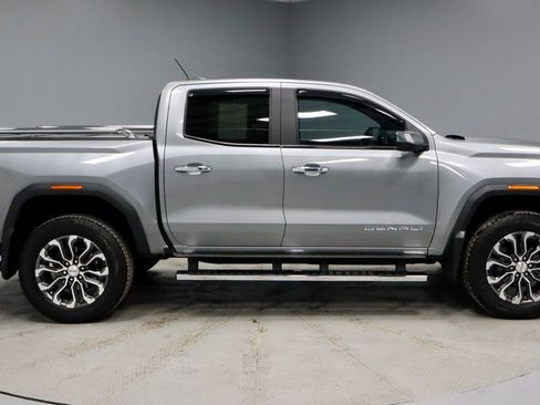 Used 2023 GMC Canyon Denali image 12