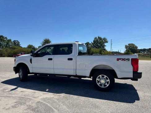 Used 2022 Ford F350 XL w/ Power Equipment Group image 4
