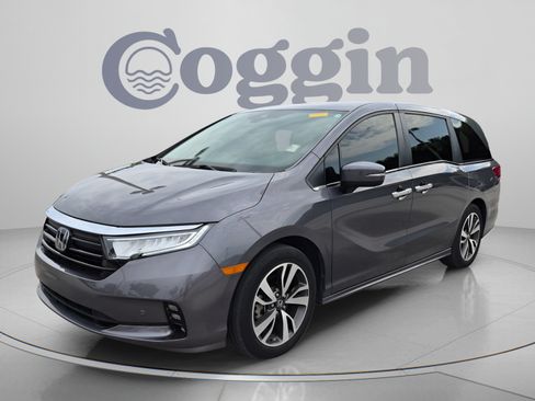 Used 2023 Honda Odyssey Touring image 1
