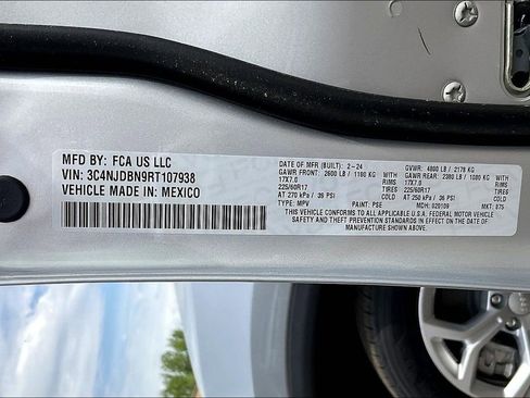 New 2024 Jeep Compass Latitude image 13