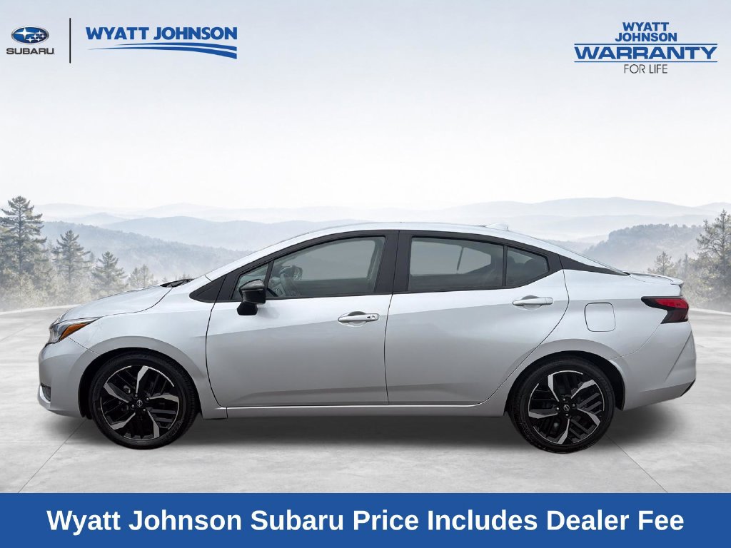 Used 2024 Nissan Versa SR FWD image 5