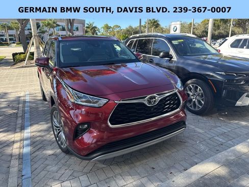 Used 2021 Toyota Highlander Platinum image 10