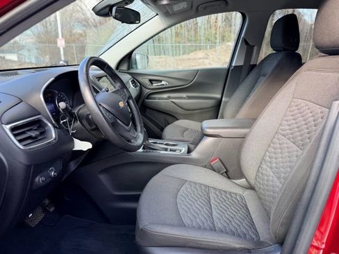 Used 2019 Chevrolet Equinox LT w/ Driver Convenience Package image 6