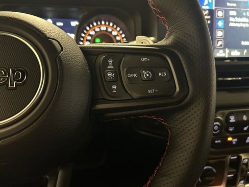 New 2026 Jeep Wrangler Moab image 10