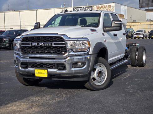 Used 2024 RAM 5500 Tradesman w/ Chrome Appearance Group AWD/4WD image 1