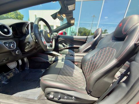 Used 2015 Ferrari California T RWD image 22
