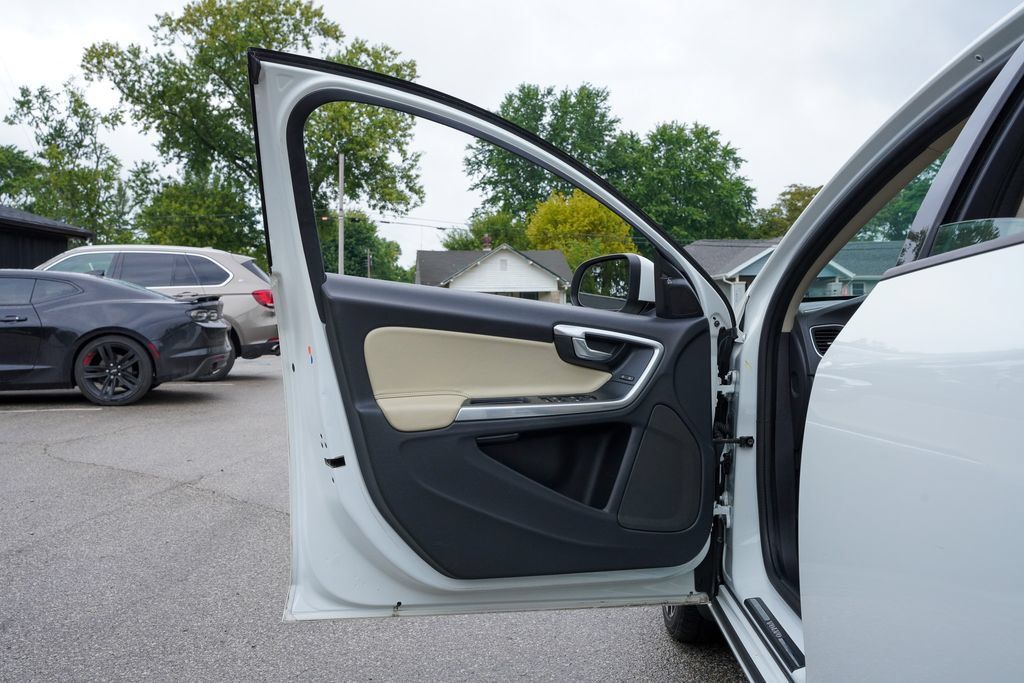 Used 2018 Volvo S60 T5 Dynamic w/ Vision Package AWD/4WD image 26