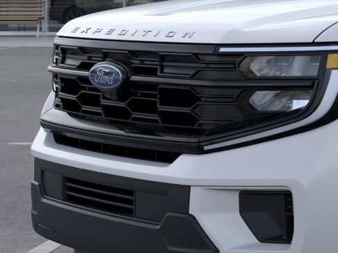 New 2026 Ford Expedition Active image 17