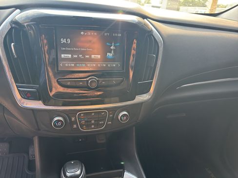 Used 2018 Chevrolet Traverse LS AWD/4WD image 3