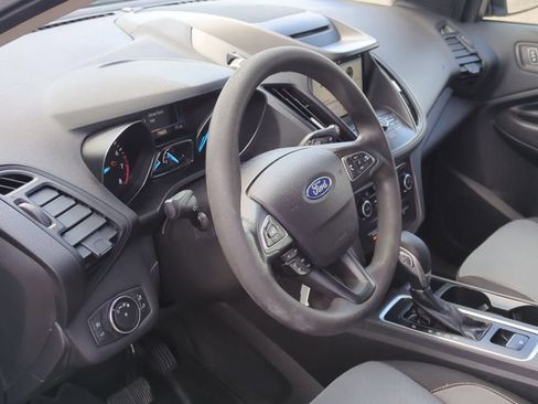 Used 2018 Ford Escape SE w/ SE Sync 3 Package FWD image 10