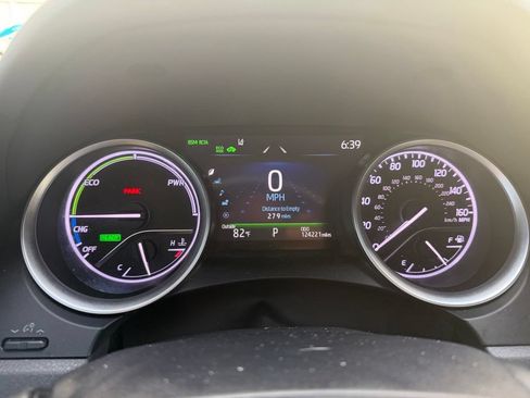 Used 2021 Toyota Camry XLE w/ Navigation Upgrade Package FWD image 8