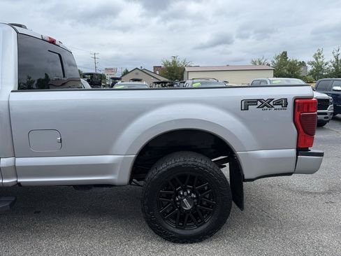 Used 2022 Ford F350 Lariat w/ Black Appearance Package AWD/4WD image 9